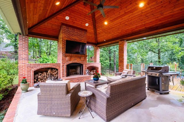 5 Lakewood Drive, North Little Rock, AR 72116