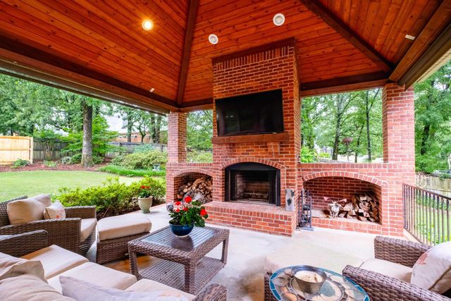 5 Lakewood Drive, North Little Rock, AR 72116