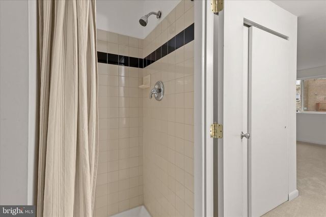 9811 RAINLEAF CT, Columbia, MD 21046