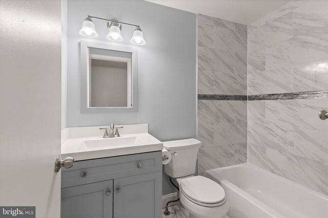 9811 RAINLEAF CT, Columbia, MD 21046