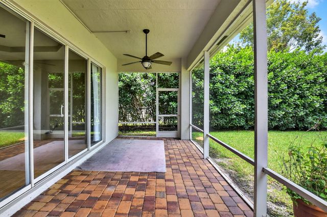 9917 Cobblestone Creek Drive, Boynton Beach, FL 33472