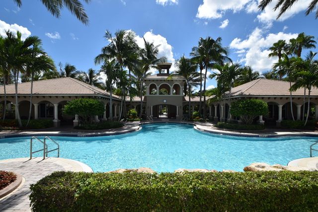 9917 Cobblestone Creek Drive, Boynton Beach, FL 33472