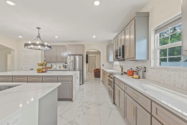 11101 Leeper Drive, Balch Springs, TX 75180