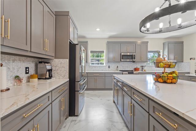 11101 Leeper Drive, Balch Springs, TX 75180