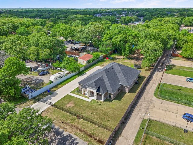11101 Leeper Drive, Balch Springs, TX 75180