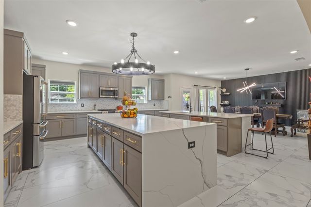 11101 Leeper Drive, Balch Springs, TX 75180