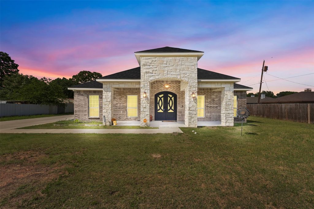 11101 Leeper Drive, Balch Springs, TX 75180