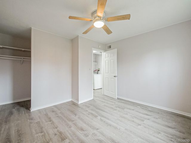 32521 Newaygo Street, Westland, MI 48186