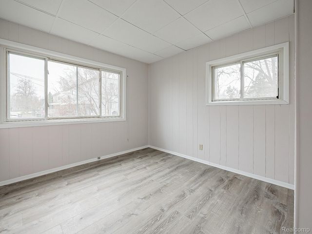 32521 Newaygo Street, Westland, MI 48186