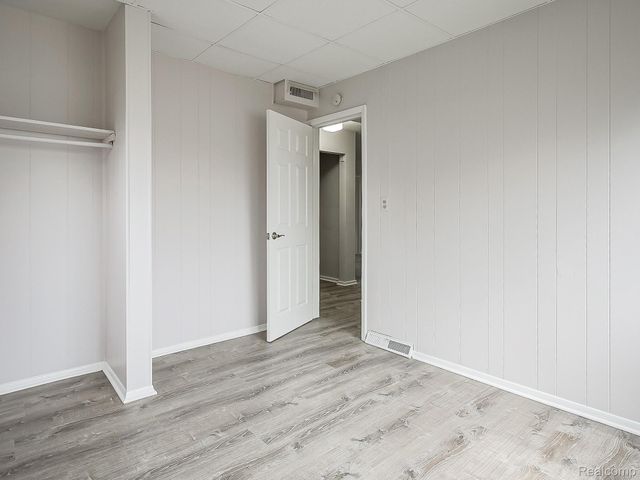 32521 Newaygo Street, Westland, MI 48186