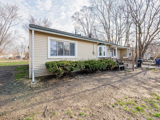 32521 Newaygo Street, Westland, MI 48186