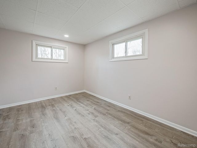 32521 Newaygo Street, Westland, MI 48186