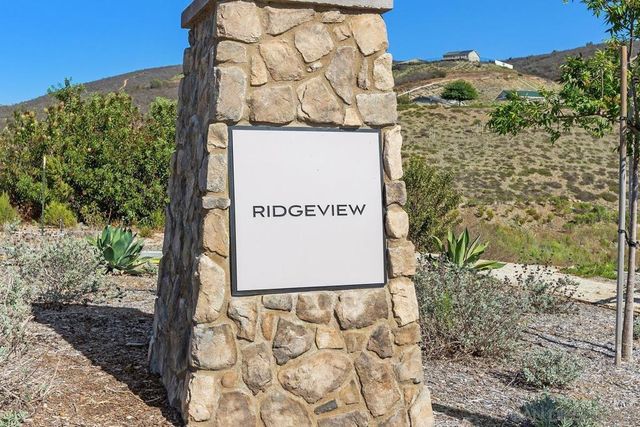 877 Woodhaven Rd, San Marcos, CA 92069