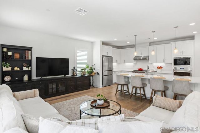 877 Woodhaven Rd, San Marcos, CA 92069