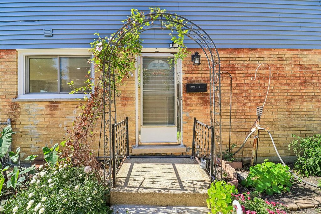 9041 W Oaks Avenue, Des Plaines, IL 60016 — photo 4