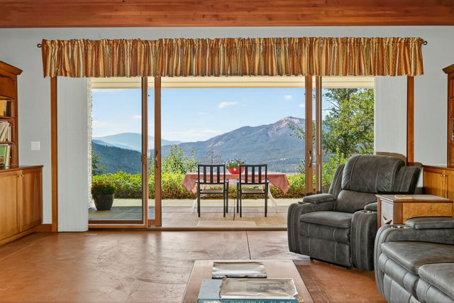 615 Tumbleweed Trail, Jacksonville, OR 97530