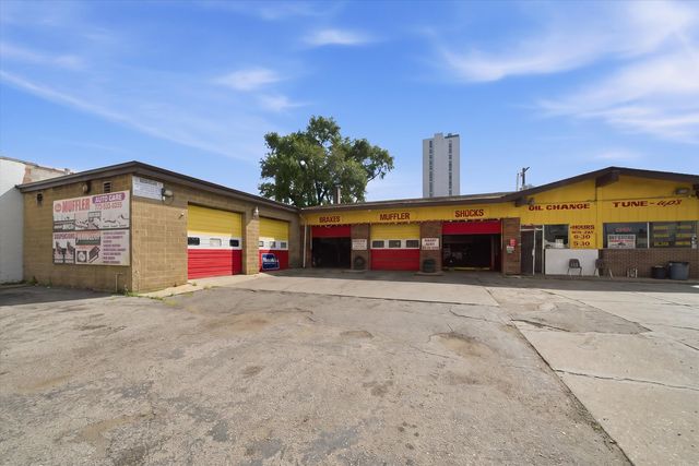 105 N Pulaski Road, Chicago, IL 60624