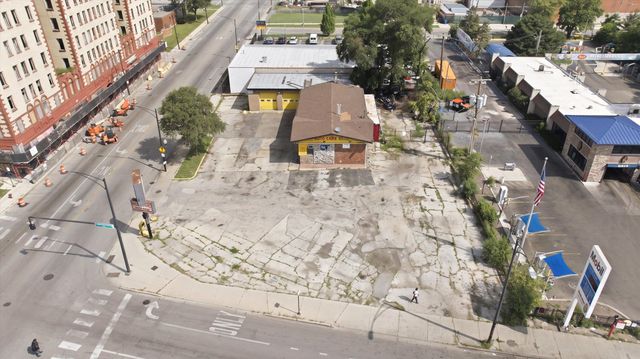 105 N Pulaski Road, Chicago, IL 60624