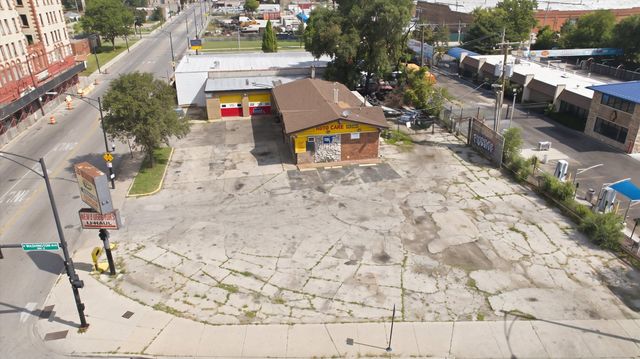 105 N Pulaski Road, Chicago, IL 60624