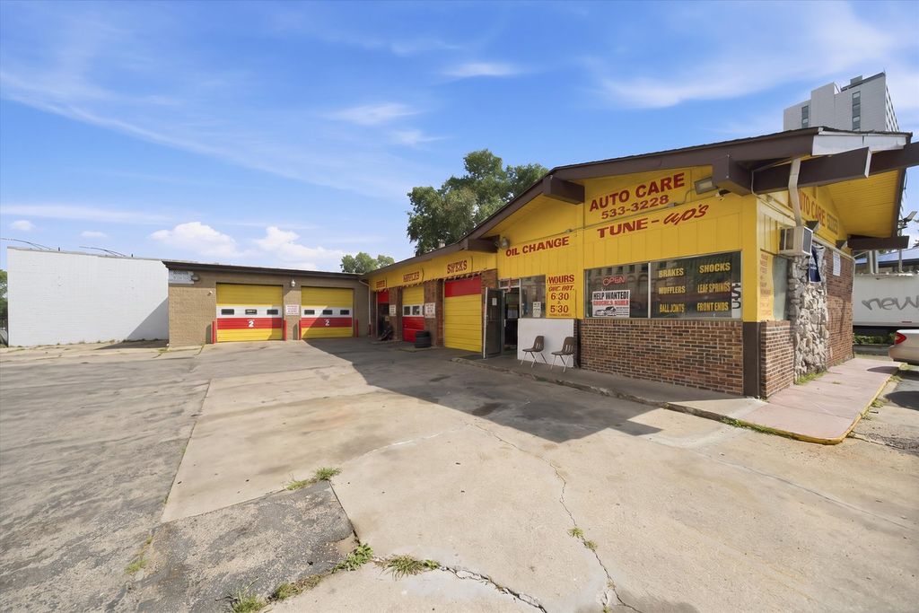 105 N Pulaski Road, Chicago, IL 60624