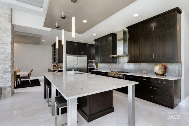 325 W Rivermont Lane, Eagle, ID 83616