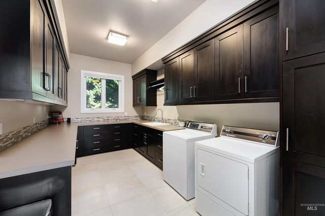 325 W Rivermont Lane, Eagle, ID 83616