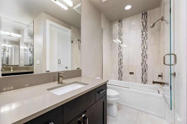 325 W Rivermont Lane, Eagle, ID 83616