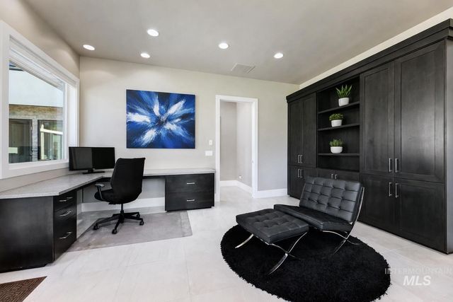 325 W Rivermont Lane, Eagle, ID 83616