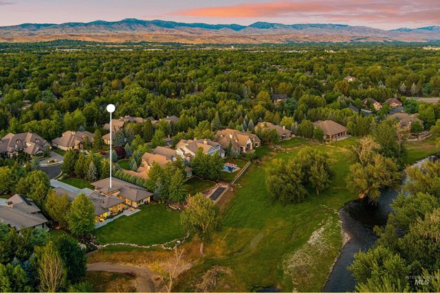 325 W Rivermont Lane, Eagle, ID 83616