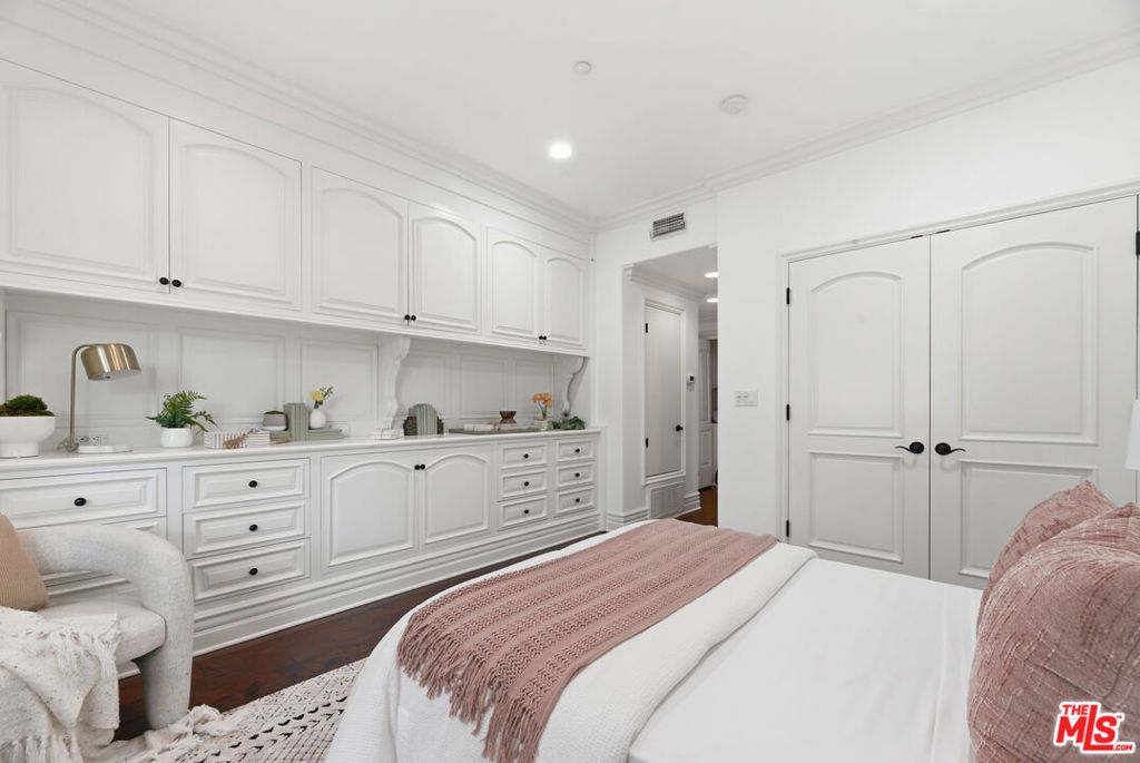 Image 15 of property listing at 11440 National Boulevard 16, Los Angeles, CA 90064