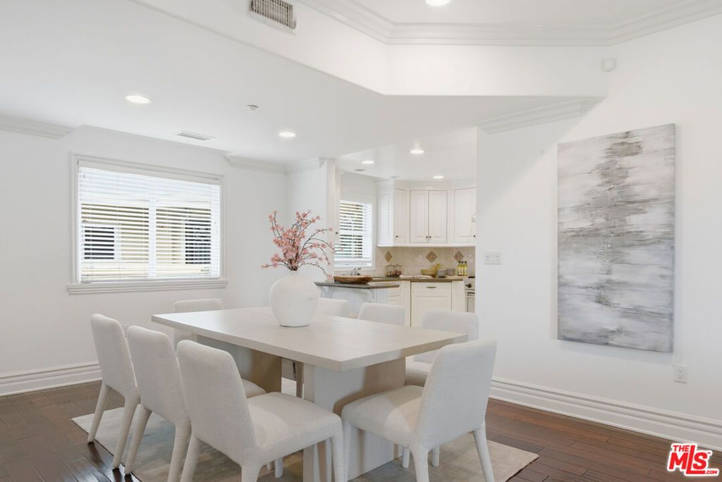 Image 8 of property listing at 11440 National Boulevard 16, Los Angeles, CA 90064