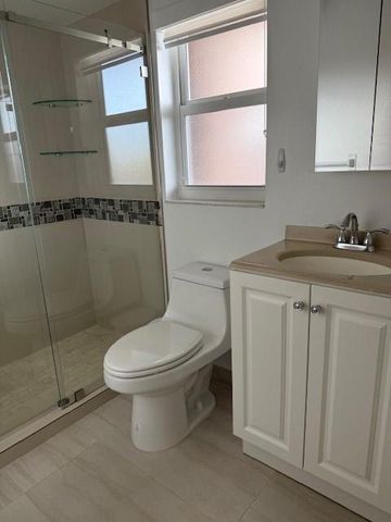 9660 Sunrise Lakes Boulevard 306, Sunrise, FL 33322