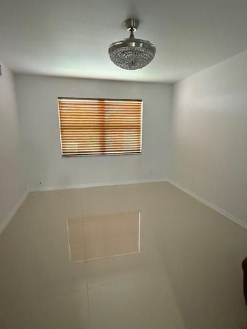 9660 Sunrise Lakes Boulevard 306, Sunrise, FL 33322