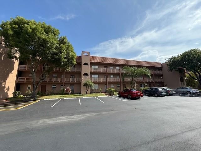 9660 Sunrise Lakes Boulevard 306, Sunrise, FL 33322