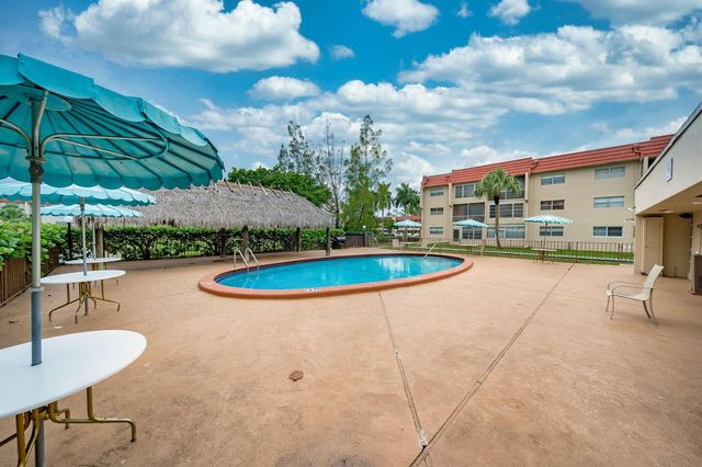 9660 Sunrise Lakes Boulevard 306, Sunrise, FL 33322