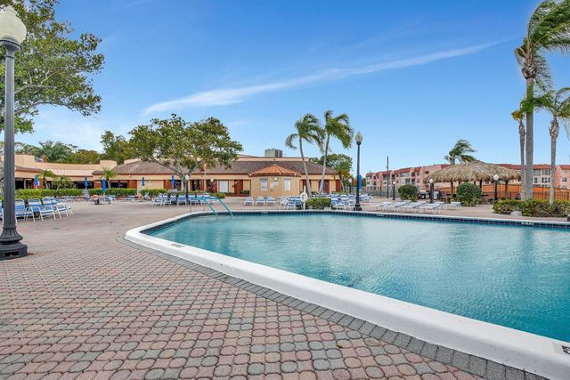 9660 Sunrise Lakes Boulevard 306, Sunrise, FL 33322