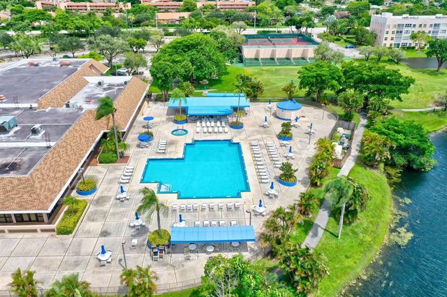 9660 Sunrise Lakes Boulevard 306, Sunrise, FL 33322