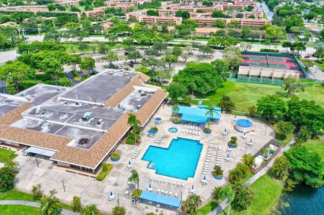 9660 Sunrise Lakes Boulevard 306, Sunrise, FL 33322
