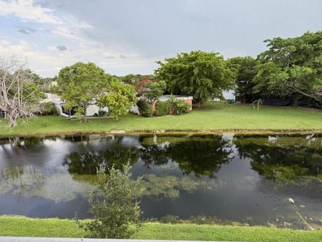 9660 Sunrise Lakes Boulevard 306, Sunrise, FL 33322