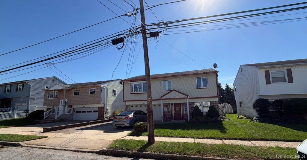 61 Morton Avenue, Freeport, NY 11520 — photo 3