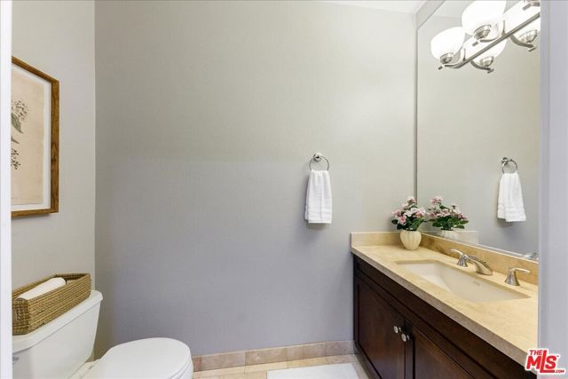 11115 Acama Street 107, North Hollywood (los Angeles), CA 91602