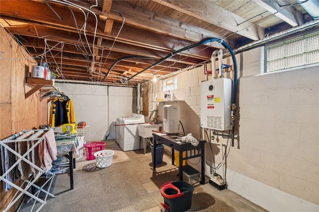 130 North Park Drive, Greece, NY 14612