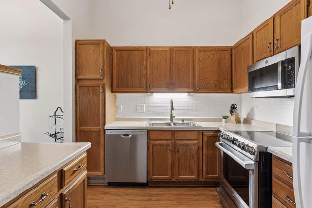3240 Old Highway 8, Saint Anthony, MN 55418