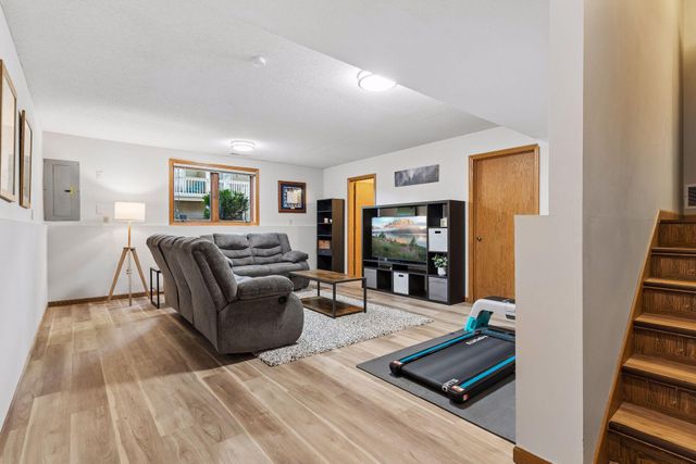 3240 Old Highway 8, Saint Anthony, MN 55418