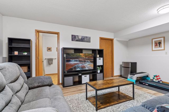 3240 Old Highway 8, Saint Anthony, MN 55418