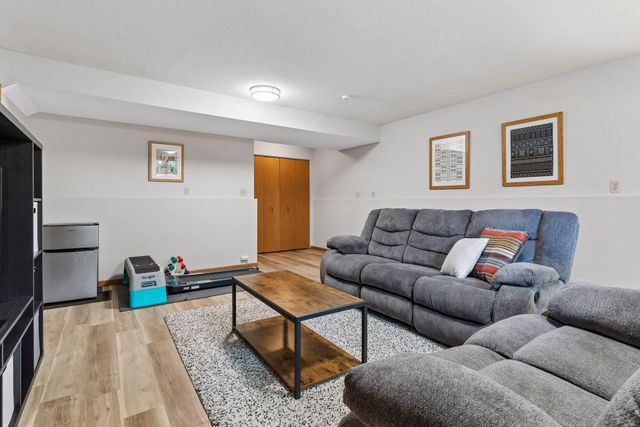 3240 Old Highway 8, Saint Anthony, MN 55418