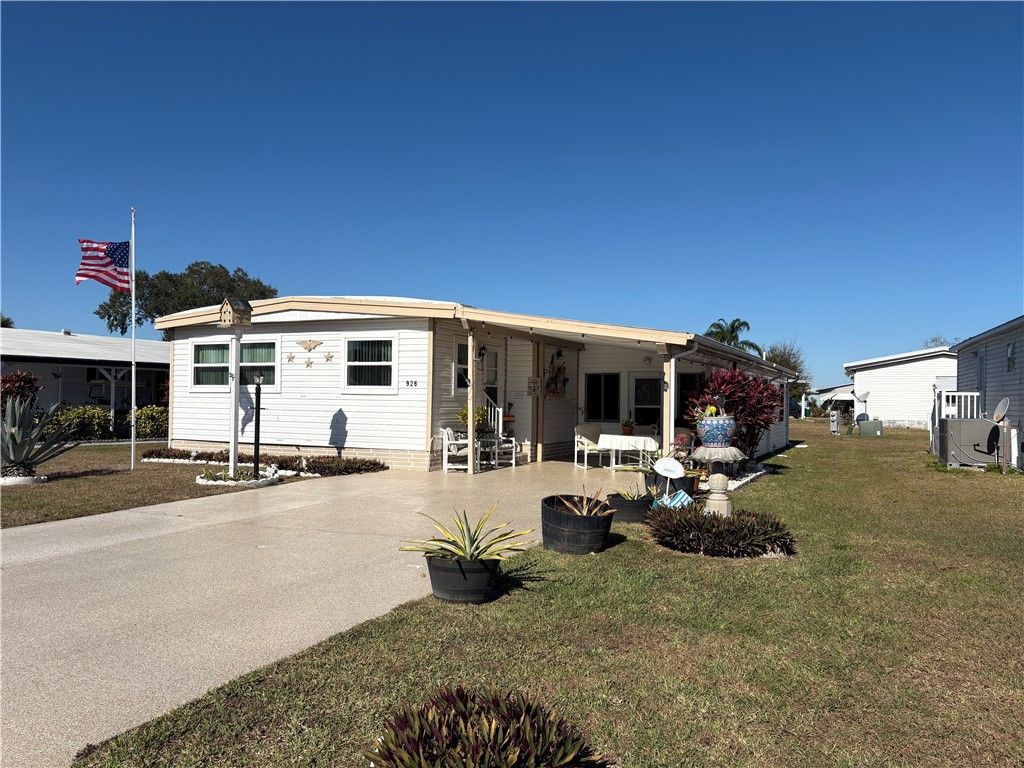 926 Barefoot Boulevard, Barefoot Bay, FL 32976