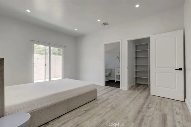 8209 Bellingham Ave, North Hollywood, CA 91605