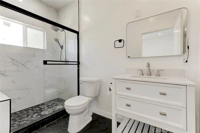 8209 Bellingham Ave, North Hollywood, CA 91605