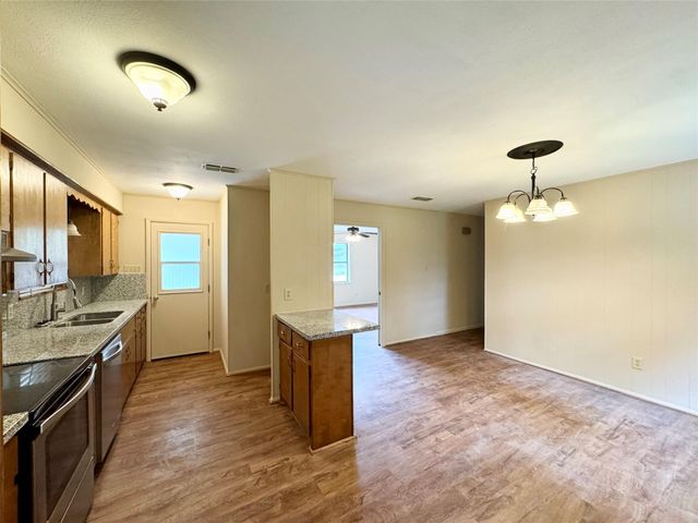 423 Edens Street, Grapeland, TX 75844